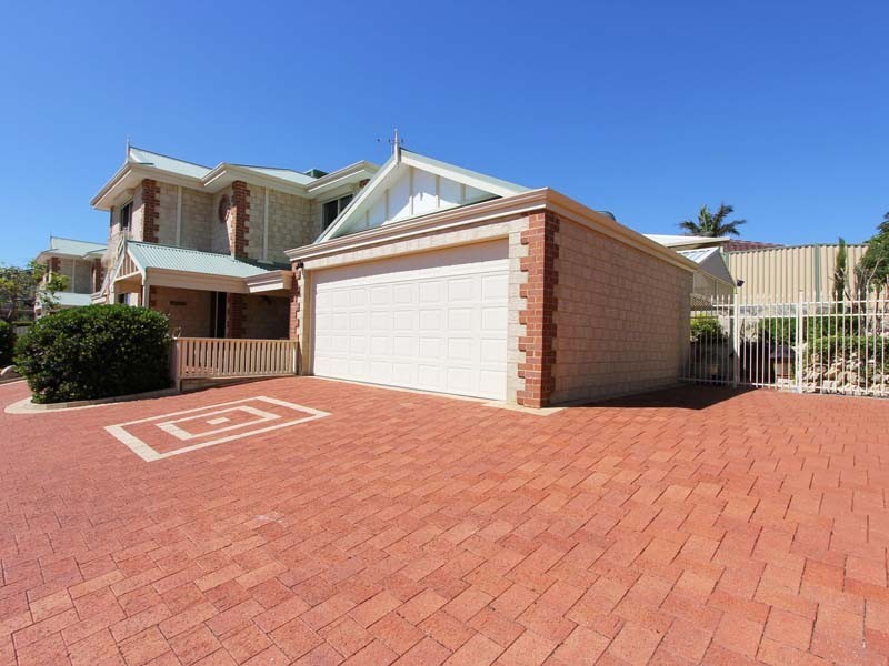 12 Greenholm Court, Kingsley WA 6026