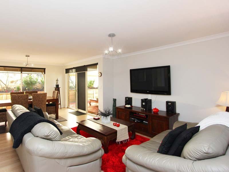 12 Greenholm Court, Kingsley WA 6026