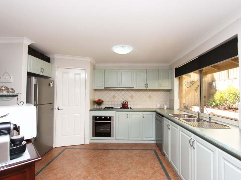 12 Greenholm Court, Kingsley WA 6026