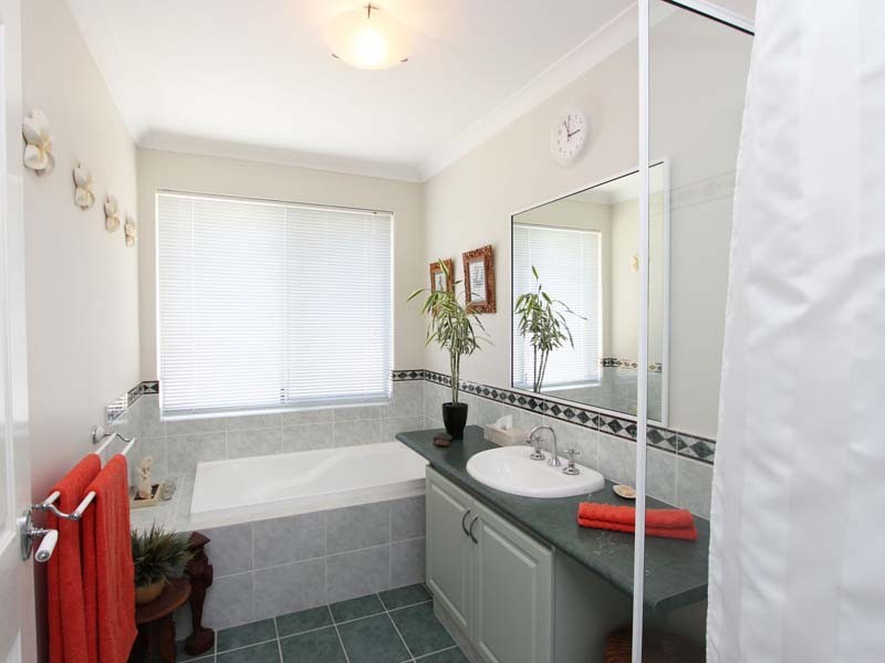 12 Greenholm Court, Kingsley WA 6026