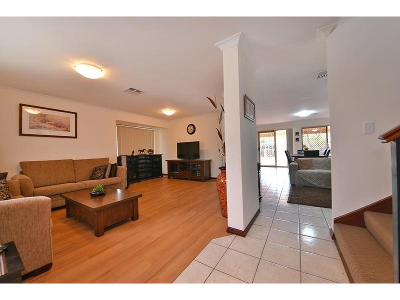 71 Lake Valley Drive, Edgewater WA 6027