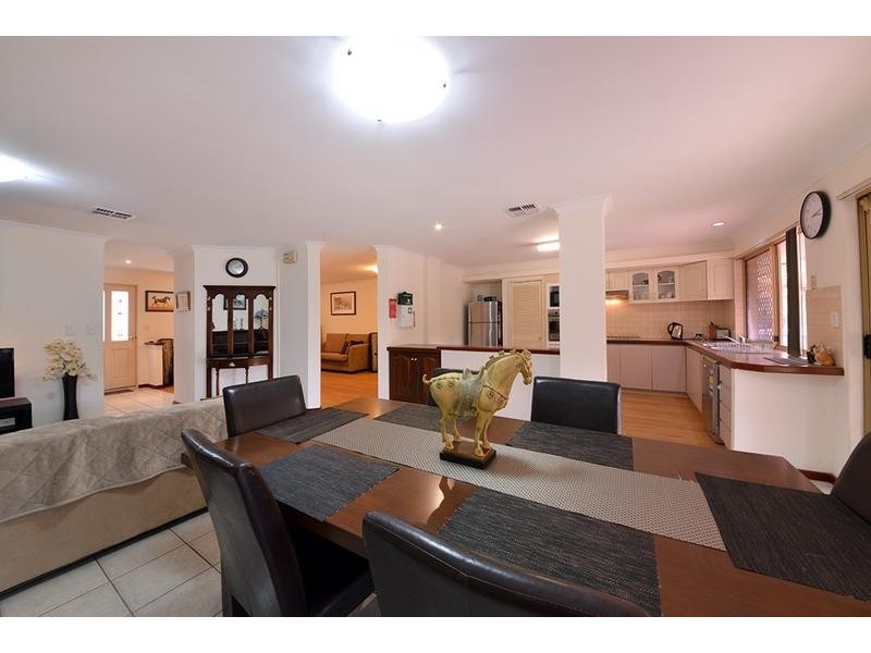 71 Lake Valley Drive, Edgewater WA 6027