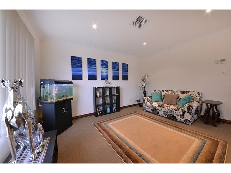 71 Lake Valley Drive, Edgewater WA 6027