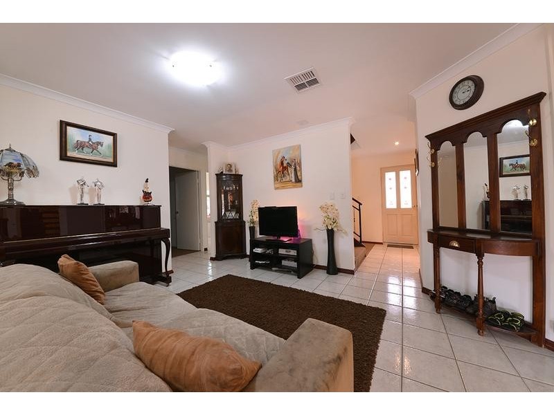 71 Lake Valley Drive, Edgewater WA 6027