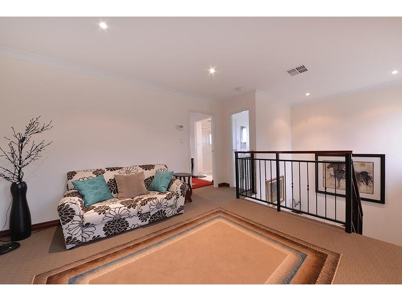 71 Lake Valley Drive, Edgewater WA 6027