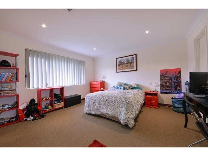 71 Lake Valley Drive, Edgewater WA 6027