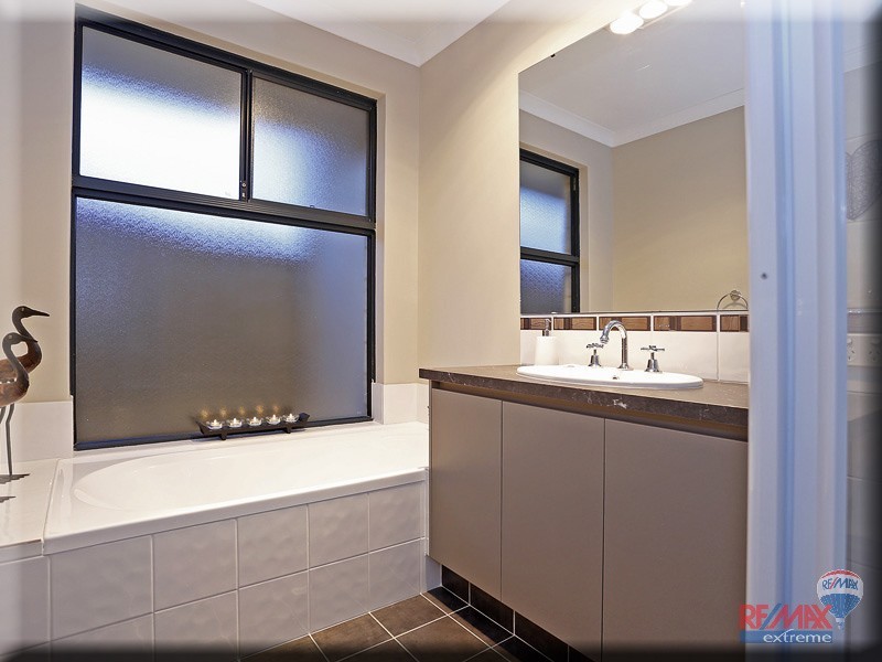 35 Bramshott Approach, Butler WA 6036