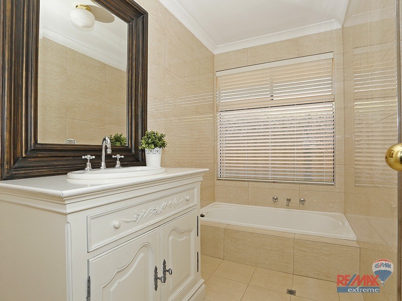 52 Santa Monica Parade, Iluka WA 6028