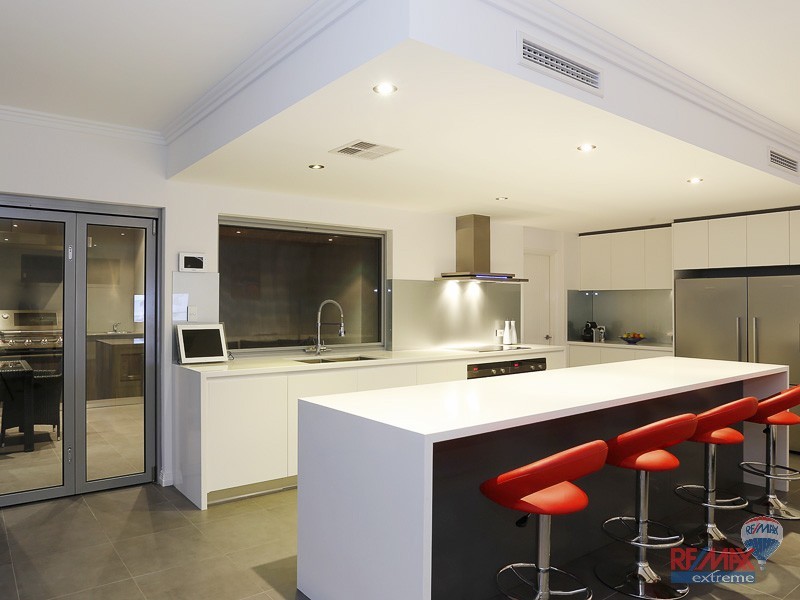 11 Tulum Approach, Iluka WA 6028