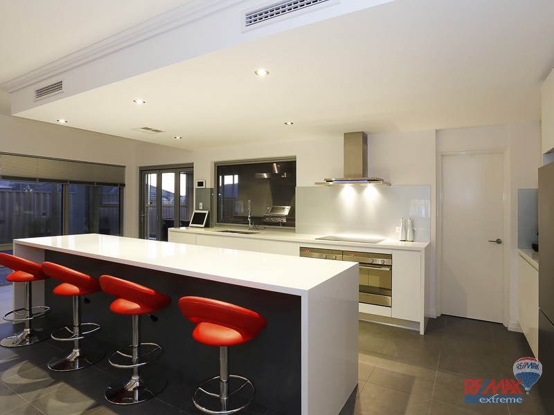 11 Tulum Approach, Iluka WA 6028