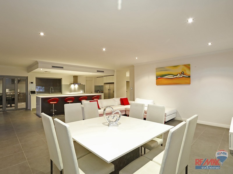 11 Tulum Approach, Iluka WA 6028