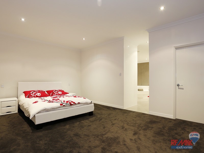 11 Tulum Approach, Iluka WA 6028