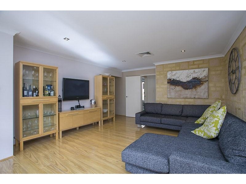 6 Faranda Close, Hocking WA 6065