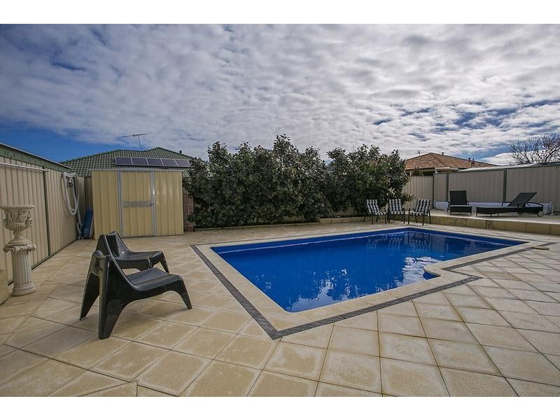 6 Faranda Close, Hocking WA 6065