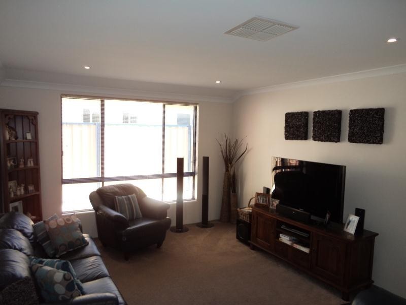 4 Tibicen Road, Tapping WA 6065