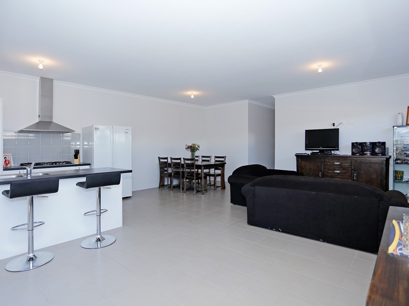34 Sawtooth Bend, Banksia Grove WA 6031