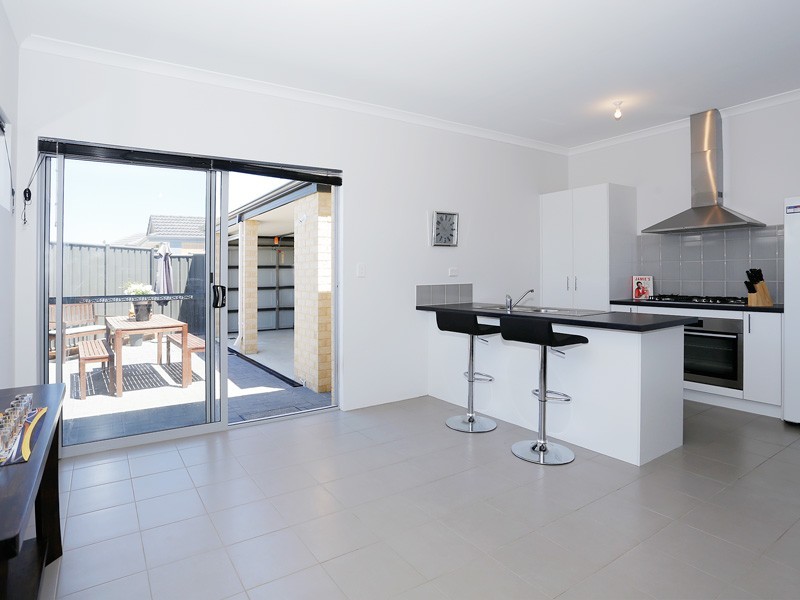 34 Sawtooth Bend, Banksia Grove WA 6031