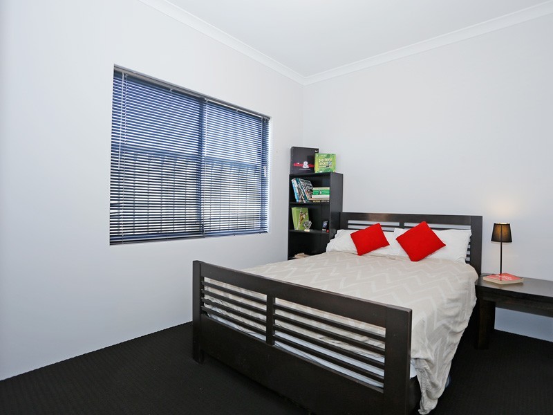 34 Sawtooth Bend, Banksia Grove WA 6031
