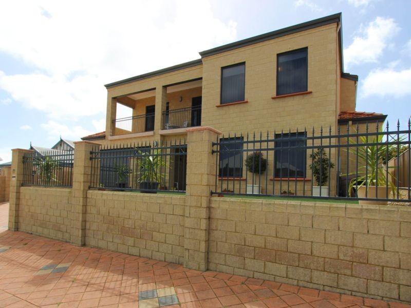 79 Kirkstall Drive, Hocking WA 6065