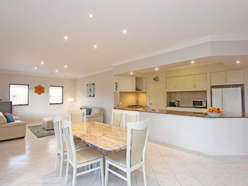 79 Kirkstall Drive, Hocking WA 6065