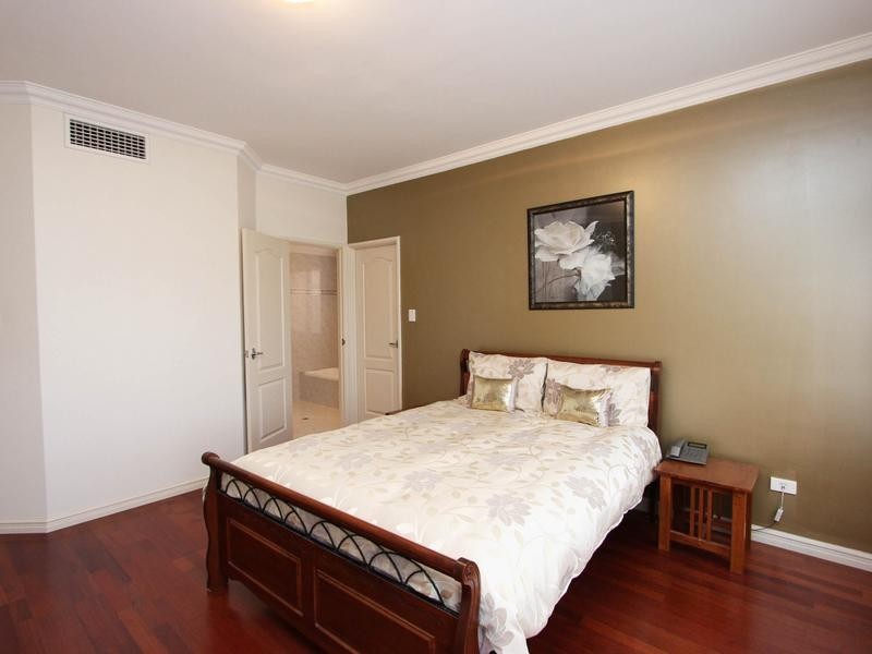 79 Kirkstall Drive, Hocking WA 6065