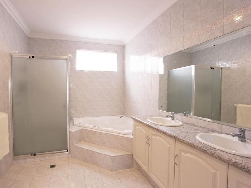 79 Kirkstall Drive, Hocking WA 6065