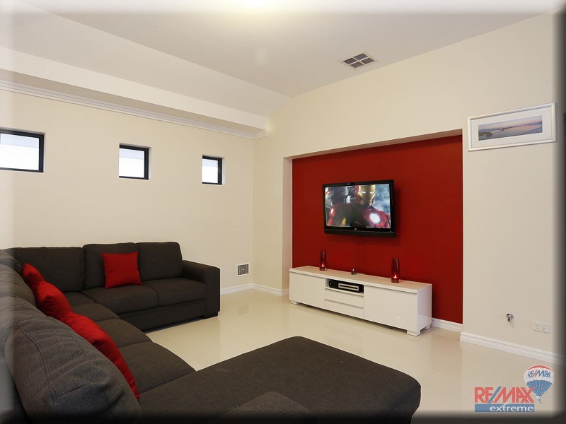 11 Cyandra Loop, Banksia Grove WA 6031