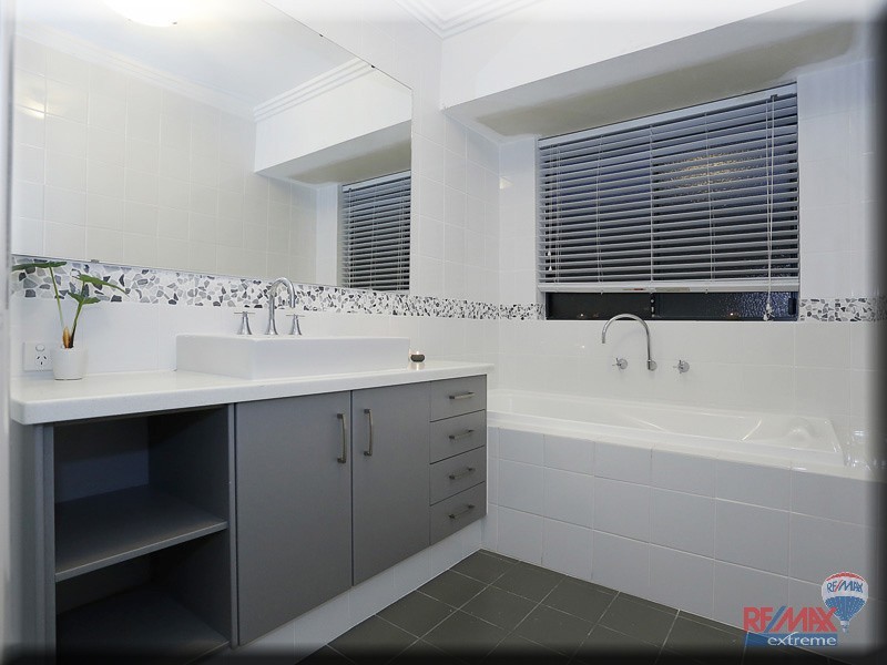 11 Cyandra Loop, Banksia Grove WA 6031