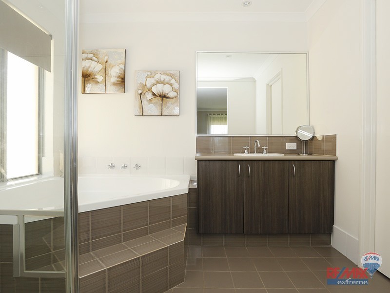 24 Raspins Loop, Burns Beach WA 6028