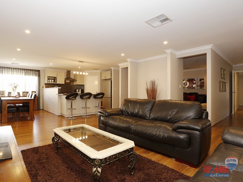 24 Raspins Loop, Burns Beach WA 6028