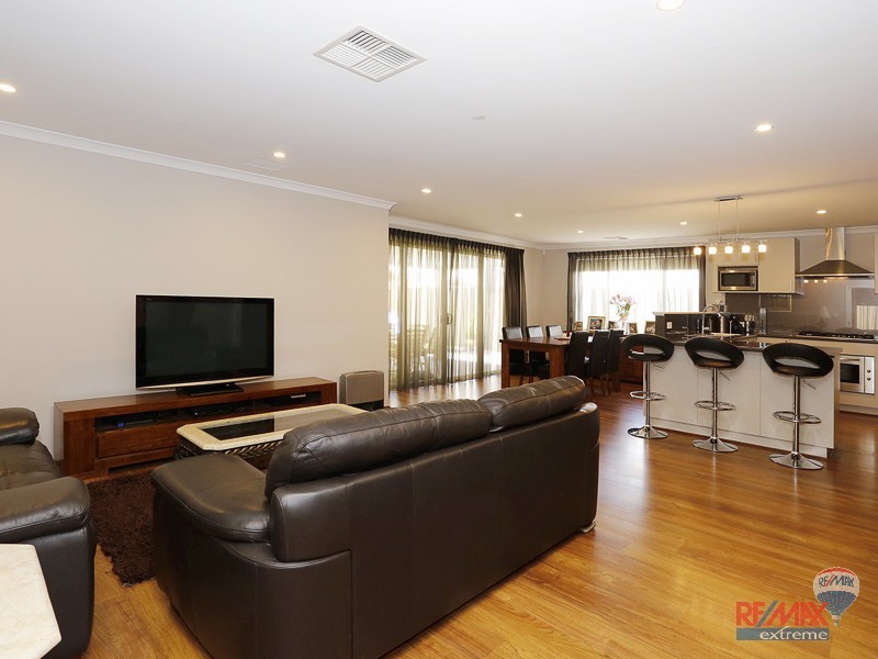 24 Raspins Loop, Burns Beach WA 6028