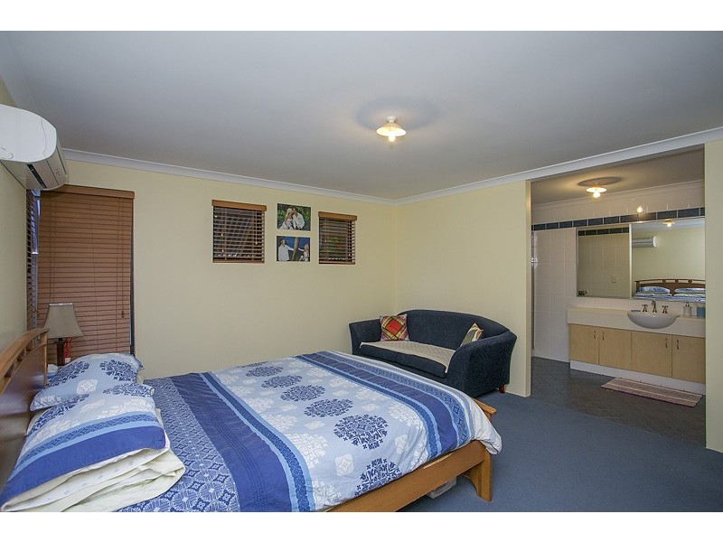 5 Barcelona Terrace, Hocking WA 6065