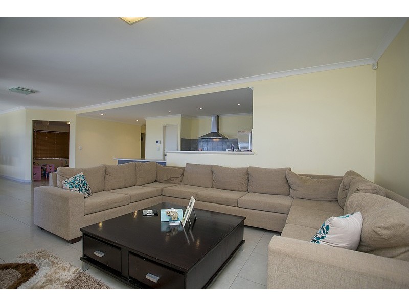 5 Barcelona Terrace, Hocking WA 6065