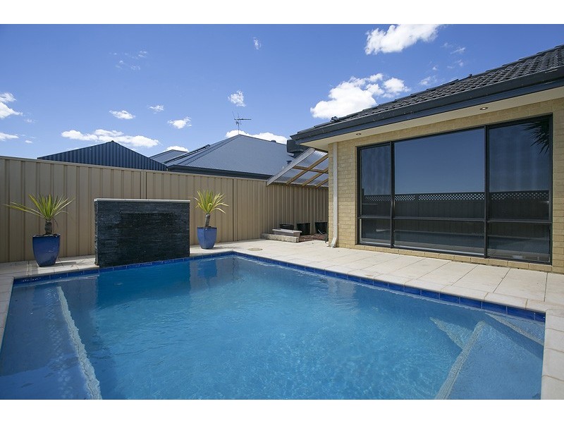 5 Barcelona Terrace, Hocking WA 6065