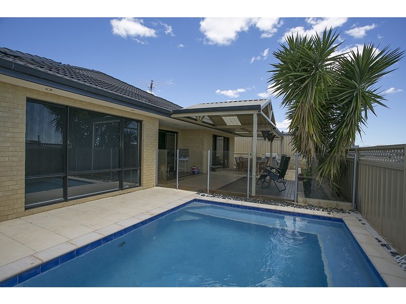 5 Barcelona Terrace, Hocking WA 6065