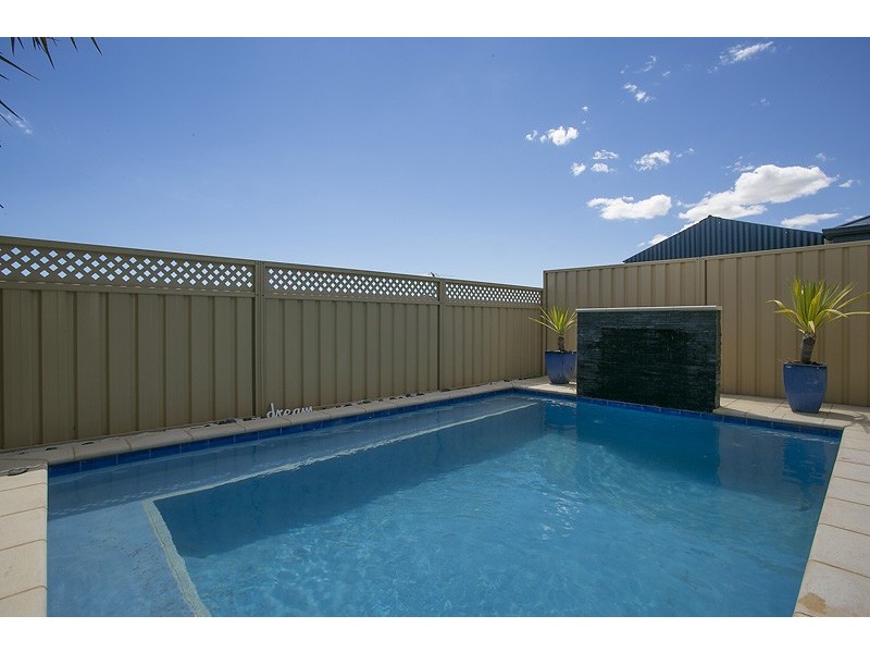 5 Barcelona Terrace, Hocking WA 6065