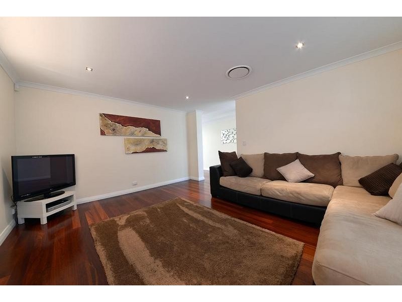 16 Daimler Drive, Tapping WA 6065