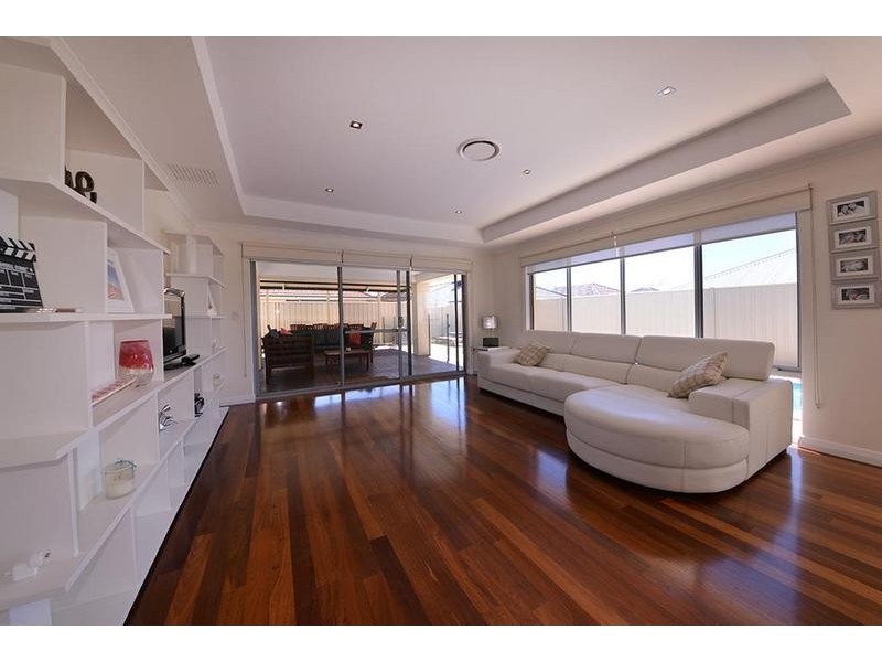 16 Daimler Drive, Tapping WA 6065