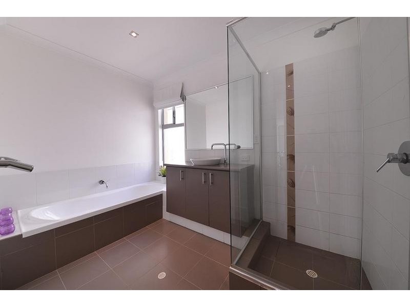 16 Daimler Drive, Tapping WA 6065