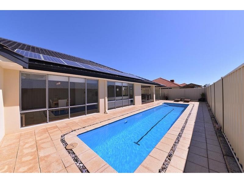 16 Daimler Drive, Tapping WA 6065