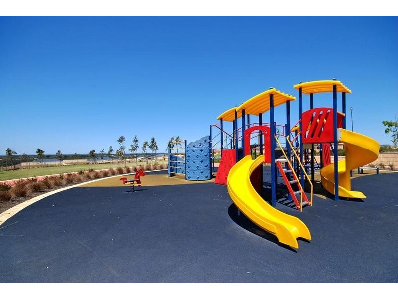 16 Daimler Drive, Tapping WA 6065