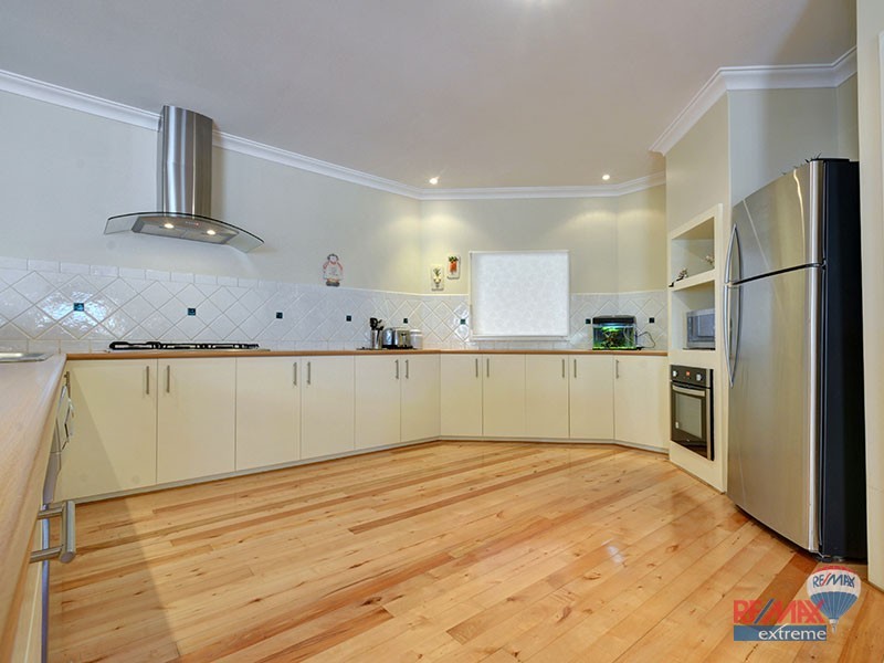 15 Walsall Turn, Hocking WA 6065