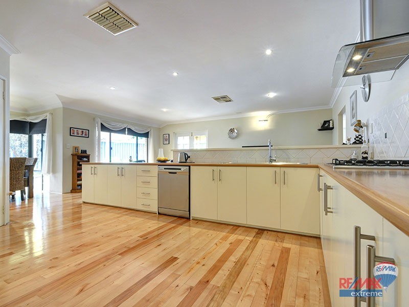 15 Walsall Turn, Hocking WA 6065