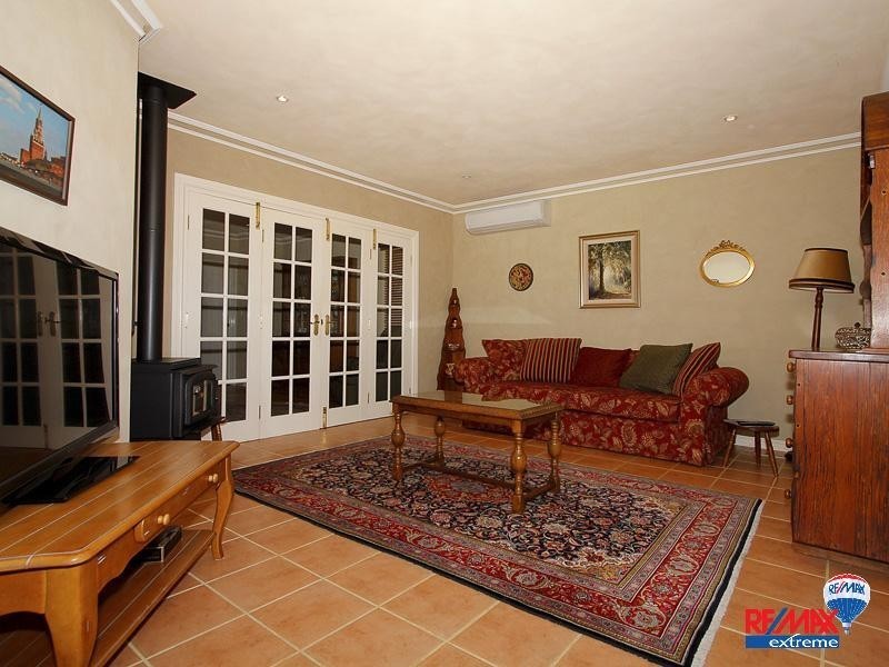 37 Southern Cross Circle, Ocean Reef WA 6027