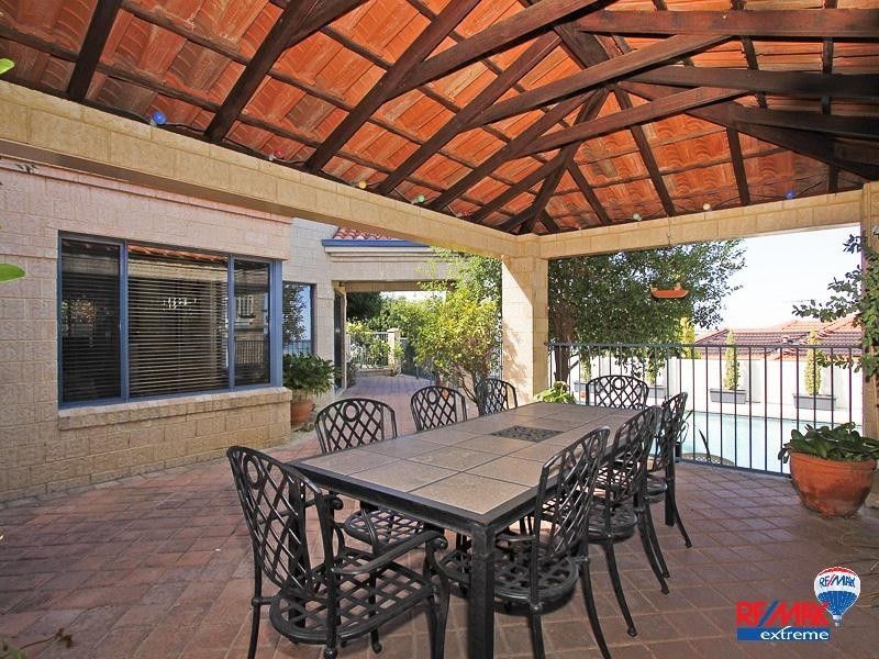 37 Southern Cross Circle, Ocean Reef WA 6027