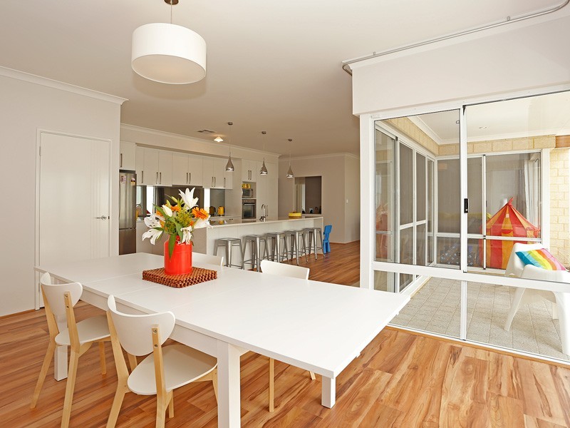 13 Roundhouse Parade, Jindalee WA 6036