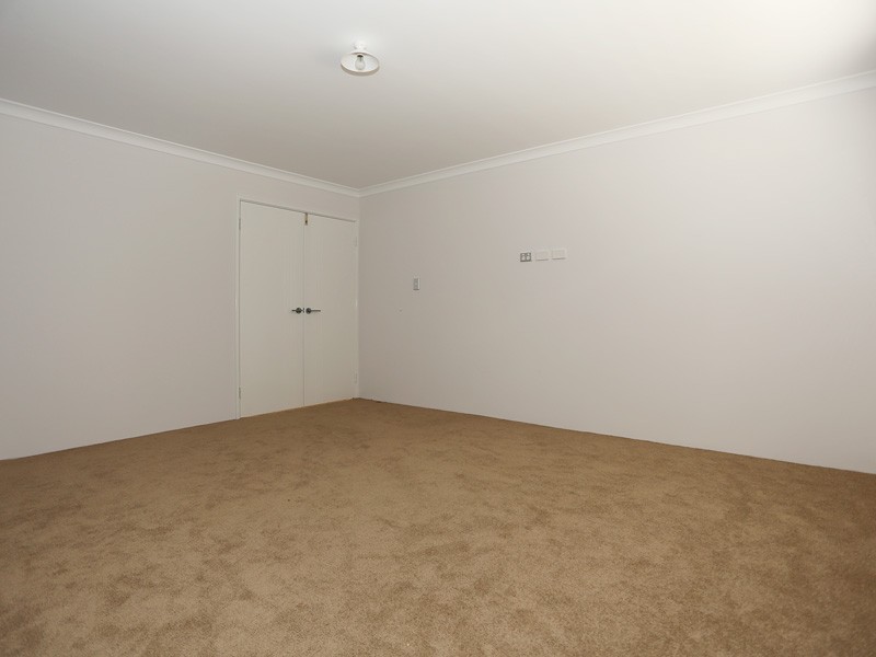 13 Roundhouse Parade, Jindalee WA 6036