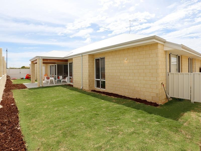 13 Roundhouse Parade, Jindalee WA 6036