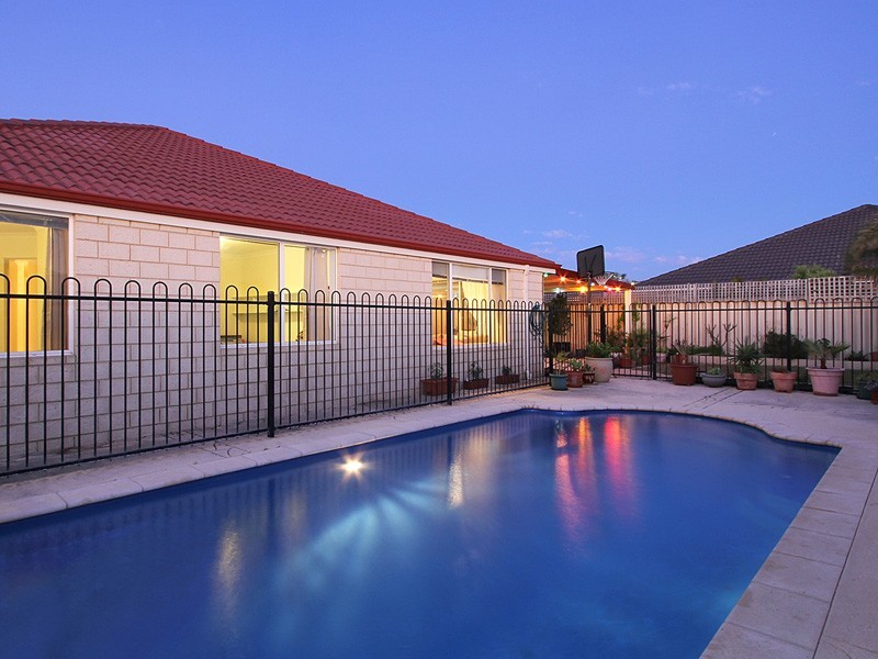 15 Tetbury Road, Butler WA 6036