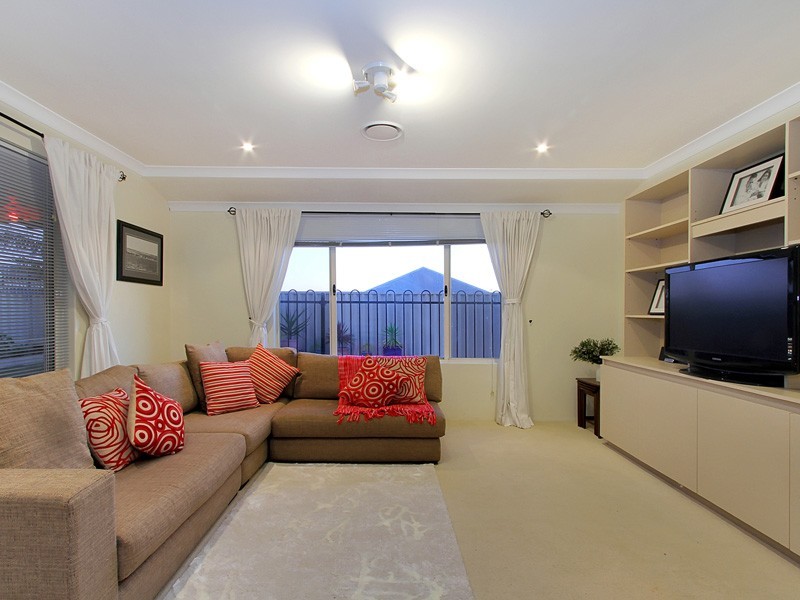 15 Tetbury Road, Butler WA 6036